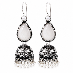 Pendientes de Araña Vintage de Latón Plateado con Perlas de Imitación y Piedra Monalisa, Diseño Indio Hecho a Mano para Fiestas y Eventos de Mujer - Product Image 1