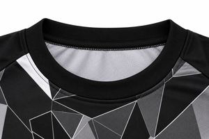 Ensemble de t-shirt et short de sport géométrique pour homme, noir et gris, imprimé abstrait, séchage rapide, vêtements d'entraînement athlétique - Product Image 3