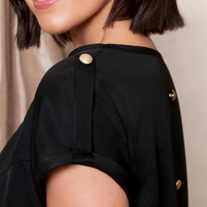 Uniforme de Peluquería Cómodo para Mujer, de Poliéster y Algodón, Túnica Elegante para Salón de Belleza, Camisa con Logotipo Personalizado para Recepcionista o Vendedora - Product Image 3