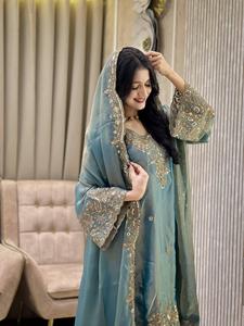 Ensemble prêt-à-porter entièrement cousu en soie Nc Moss avec broderie de fil de créateur, travail de sequins et de Zari, comprenant un haut, un pantalon Plazzo et une dupatta. - Product Image 6