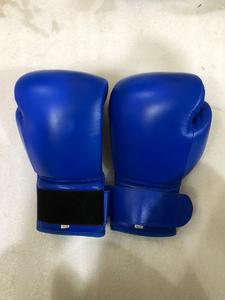 Guantes de Boxeo Personalizados OEM, Fabricante de Guantes de Cuero Vacuno para Gimnasio, Escuela, Club, Entrenamiento, Sparring, Venta al Por Mayor - Product Image 2