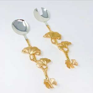 Cuillère à salade en acier inoxydable avec manche plaqué or style Gingko, design luxueux - Product Image 1