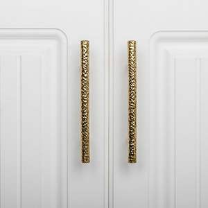 Elegantes tiradores de latón con forma de hoja para puertas de armario, acabado dorado, tiradores decorativos para cajones de armario, juego de herrajes de lujo para muebles - Product Image 1