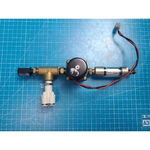 Válvula Solenoide de Acción Directa CKD AB21022A00BK + K-005-6, Usada como Pieza de Repuesto para Equipos Legacy Semiconductor - Product Image 1