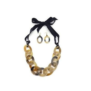 Collar con colgante de cuerno de búfalo hecho a mano, ecológico, moderno y de alta calidad, con forma natural, de blossom craft india. - Product Image 2