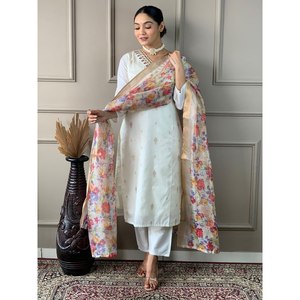 Hermoso Conjunto de Chal para Fiesta, Top, Pantalón y Dupatta para un Look Elegante - Product Image 4