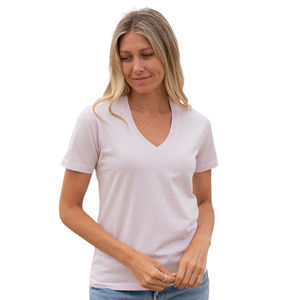 Camiseta de Manga Corta con Cuello en V para Mujer, Color Rosa Claro, Algodón Orgánico de Lujo, Ecológico, Certificado GOTS, Suave, Transpirable y de Secado Rápido - Product Image 4