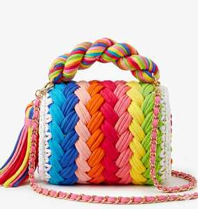 Bolso cruzado de ganchillo hecho a mano para mujer, 100% artesanal, con correa de cadena, cierre de cierre de seguridad y elegante diseño de asa superior. - Product Image 3