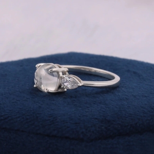 Anillo de Compromiso de Tres Piedras Creadas en Laboratorio, Anillo de Diamantes de Corte Redondo, Anillo de Boda de Oro de 14K con Múltiples Piedras para Ella - Product Image 5