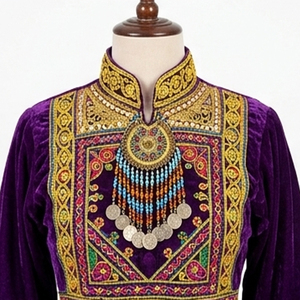 Vestido Afgano Tradicional de Terciopelo Morado Hecho a Mano, Vestido de Verano de Alta Calidad en Viscosa y Seda, Ropa Femenina, Vestido Kuchi Afgano - Product Image 6