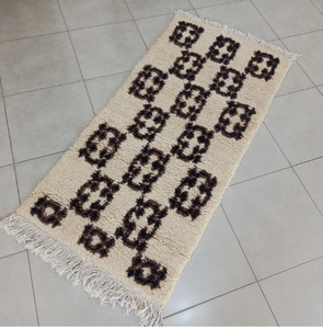 Tapis noué à la main de luxe marocain en laine noire et beige, rembourré, résistant aux taches, antidérapant, à poils longs, pour prière, salon, hôtel - Product Image 4