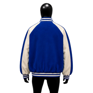 Veste en laine style varsity d'inspiration vintage, édition bleue, vêtement d'extérieur décontracté, coupe ample avec un design classique et épuré, veste varsity signature. - Product Image 2