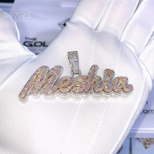 Pendentif personnalisé en moissanite VVS avec lettre cursive, en argent sterling 925, initiale, bijou de luxe certifié GCI IDGL, serti griffe - Product Image 1