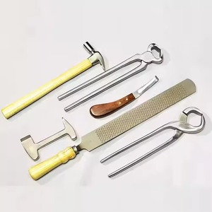 Kit Profesional de Herramientas de Herrador de 7 Piezas de Acero Inoxidable para Recorte de Pezuñas de Caballo, Herraduras, Cuchillo para Pezuñas, Lima, Cortador de Clavos y Cepillo - Product Image 6