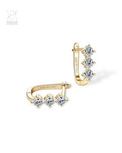 Pendientes Huggie de Oro de 14K con Tres Diamantes, Fabricante de Joyería Fina de Lujo - Product Image 2