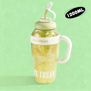 Botella de Agua Deportiva de Plástico de Gran Capacidad con Diseño Atractivo, Reutilizable y Ecológica, Incluye Infusor de Té - Product Image 1