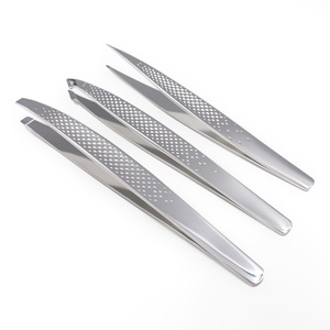 แหนบกำจัดขนคิ้วสแตนเลสสตีลพร้อมโลโก้สั่งทำพิเศษ (BT4017) ปลายแบนเฉียงความแม่นยำสูง - Product Image 4