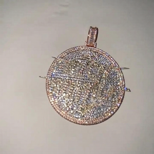 Colgante de Plata de Ley 925 con Letra Personalizada, Forma Redonda, Diamantes Moissanite VVS, Estilo Drip, Alto Brillo, para Uso Unisex - Product Image 2