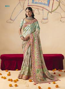 คอลเลกชันพิเศษระดับพรีเมียมของผ้าไหมทอมือสุดหรูสำหรับงานแต่งงานและงานปาร์ตี้ เสื้อผ้าอินเดียและปากีสถานในราคาขายส่ง - Product Image 3