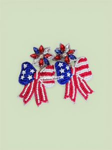 Pendientes Personalizados con Cuentas de Semillas con la Bandera de EE. UU., Pendientes Colgantes Hechos a Mano con Estrellas y Mariposas para el Día de la Independencia - Product Image 3