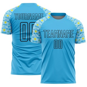 Ensemble de maillots de football personnalisés sublimés bleu clair à manches courtes, motif géométrique, évacuation de l'humidité, col rond, nom de l'équipe imprimé pour hommes - Product Image 2
