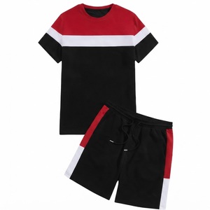 Conjunto de camiseta de manga corta y pantalones cortos para hombre con bloques de color, cuello redondo, ajuste regular, ribete en contraste, conjunto informal de poliéster tejido. - Product Image 1