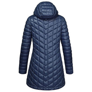 Manteau long matelassé pour femme Maryan à capuche, ultra léger, chaud, Thermolite, hiver, isolé, élégant, confortable, durable - Product Image 3