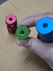 Eje cilíndrico laminado de latón y acero inoxidable con rosca hembra, mecanizado por electroerosión por hilo CNC, suministro de fábrica personalizado - Product Image 5