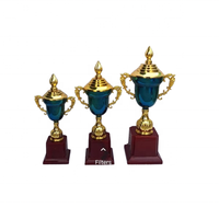 Fabricant de trophées de sport en métal de conception unique pour les compétitions de badminton de cricket de football d'université d'école