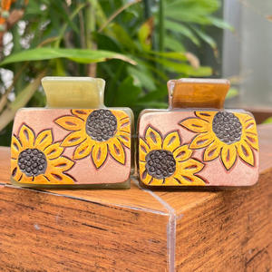 Mini accesorios para el cabello de forma cuadrada de cuero grabado con estilo de girasol de alta calidad para mujer Clips de garras personalizados para regalo - Product Image 4