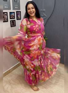 ชุดเดรสยาวปานกลางทรงเอไลน์ ผ้าจอร์เจตต์พิมพ์ลายดอกไม้สไตล์อินเดีย ดีไซน์แบบอานาร์กาลี สำหรับผู้หญิง ผ้าไม่ยับ ระบายอากาศได้ดี ดีไซน์ล่าสุดจากดีไซเนอร์ - Product Image 3