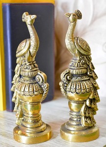 Modern <b>Gold</b> Bird Figurine Sculpture Decorative Sparrow Traditional Design Metal Statue Home <b>Decor</b> Statue for Living <b>Room</b> Shelf - Product Image 6