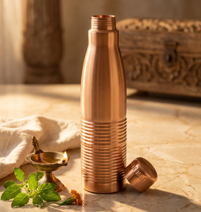 Botella de Agua Náutica Antigua de Cobre Puro Pulido de 1 Litro, Ecológica, Hecha a Mano, Lujosa y Elegante, con Beneficios Ayurvédicos y de Yoga - Product Image 5