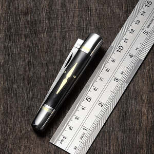 Hermoso Cuchillo Táctico Plegable de Acero de Damasco de Grado Industrial OEM, Hoja Afilada, Personalizable para Camping, Pesca y Actividades al Aire Libre - Product Image 2