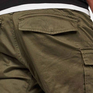 Pantalones cargo ideales para senderismo, camping o viajes. Estilo pantalón cargo con tela suave lavada para un look clásico. Pantalones cargo para hombre. - Product Image 4
