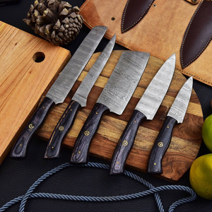 Juego de cuchillos de chef hechos a mano de acero de Damasco para cocina, utensilios de cocina de alto rendimiento diseñados para la preparación profesional de alimentos. - Product Image 5