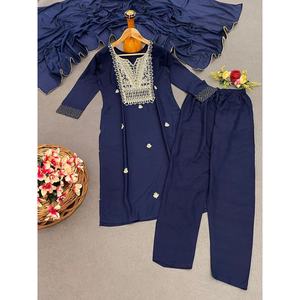 ผ้าเรยอนปักลายผ้าเรยอนพื้นสีฟ้า - Product Image 2