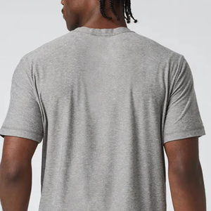 Camiseta de Hombre Gris Jaspeado con Logotipo Personalizado, Algodón Ultra Suave Premium, Cuello Redondo Informal, Manga Corta, Estilo Urbano Minimalista para Verano - Product Image 3