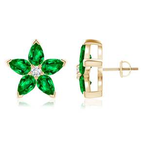 Design de fleur à cinq pétales avec émeraudes taille marquise, grappe de diamants au centre, monture en or jaune 14 carats et fermoir à vis. - Product Image 1