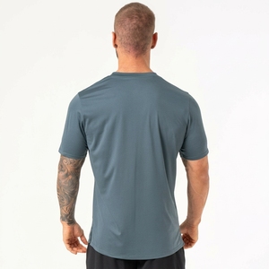 เสื้อยืดคอกลมแขนสั้นทรงเข้ารูปสำหรับผู้ชาย สีพื้น แห้งเร็ว เนื้อผ้าเจอร์ซีย์ถัก 100% โพลีเอสเตอร์ เหมาะสำหรับใส่ลำลอง - Product Image 2