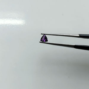 Ametista Africana Natural, Corte Trillón de 3.5MM, Gema Suelta de la Mejor Calidad, Calibrada para Joyería, Gemas de Red Mountain - Product Image 1
