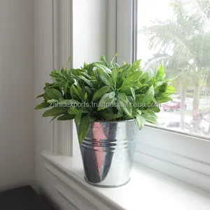 Moderno Florero de Cerámica Hecho a Mano, Diseño de Autor para Proyectos de Decoración de Interiores Residenciales de Lujo, Zahid Exports ZE-3195D - Product Image 1