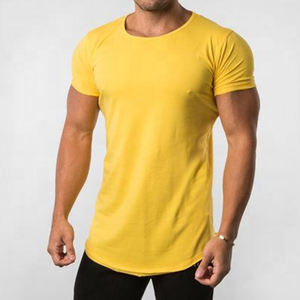 T-shirt de performance pour homme qui améliore le physique – Vêtement de sport respirant et ajusté pour l'entraînement en force et les routines de fitness professionnelles - Product Image 1