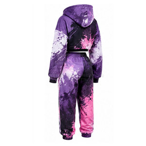 Ensemble de sweats à capuche courts pour femmes, en tissu doux et confortable, coupe moderne et design assorti pour un style quotidien. - Product Image 4