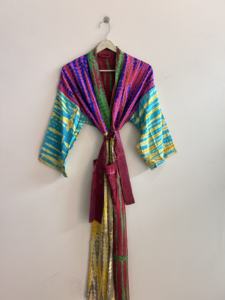 Robe kimono en soie tie-dye, tenue d'été faite à la main, robe colorée de luxe - Product Image 6