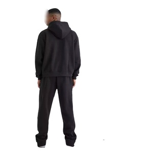 Ensemble de survêtement en molleton 100 % coton, personnalisé, à prix abordable, pour homme, avec lavage à la pierre, effet délavé à l'acide et impression DTG, comprenant un sweat à capuche court - Product Image 3