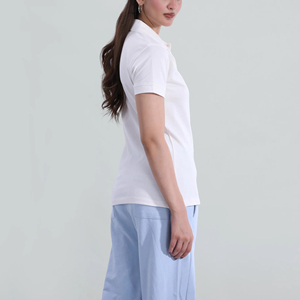 Chemise pour femme en coton 100% avec logo personnalisé OEM, de haute qualité, blanche unie, respirante, coupe classique, décontractée, été, prix avantageux - Product Image 4