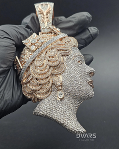 Pendentif Tête de Reine entièrement sertie de diamants, pendentif double face pièce de monnaie Reine Elizabeth, plaqué or 14 carats, pendentif commémoratif personnalisé de la Reine - Product Image 2