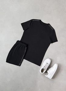 Conjunto de 2 piezas de camiseta y pantalones cortos a rayas negras personalizados para hombre, ideal para entrenamiento informal, transpirable, de corte ajustado, traje premium de verano - Product Image 6