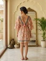 Robe Kaftan Courte Imprimée Fleurie Pêche Col V Manches Kimono Taille à Cordon Franges Bohème Dubaï Modeste Idéale pour l'été